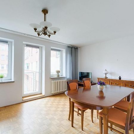 2 Bedroom Apartment In Green Location Варшава Экстерьер фото